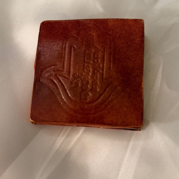 Embossed Leather Wallet with Animal Design vintage 1970’s it’s a coin purse - Picture 5 of 5